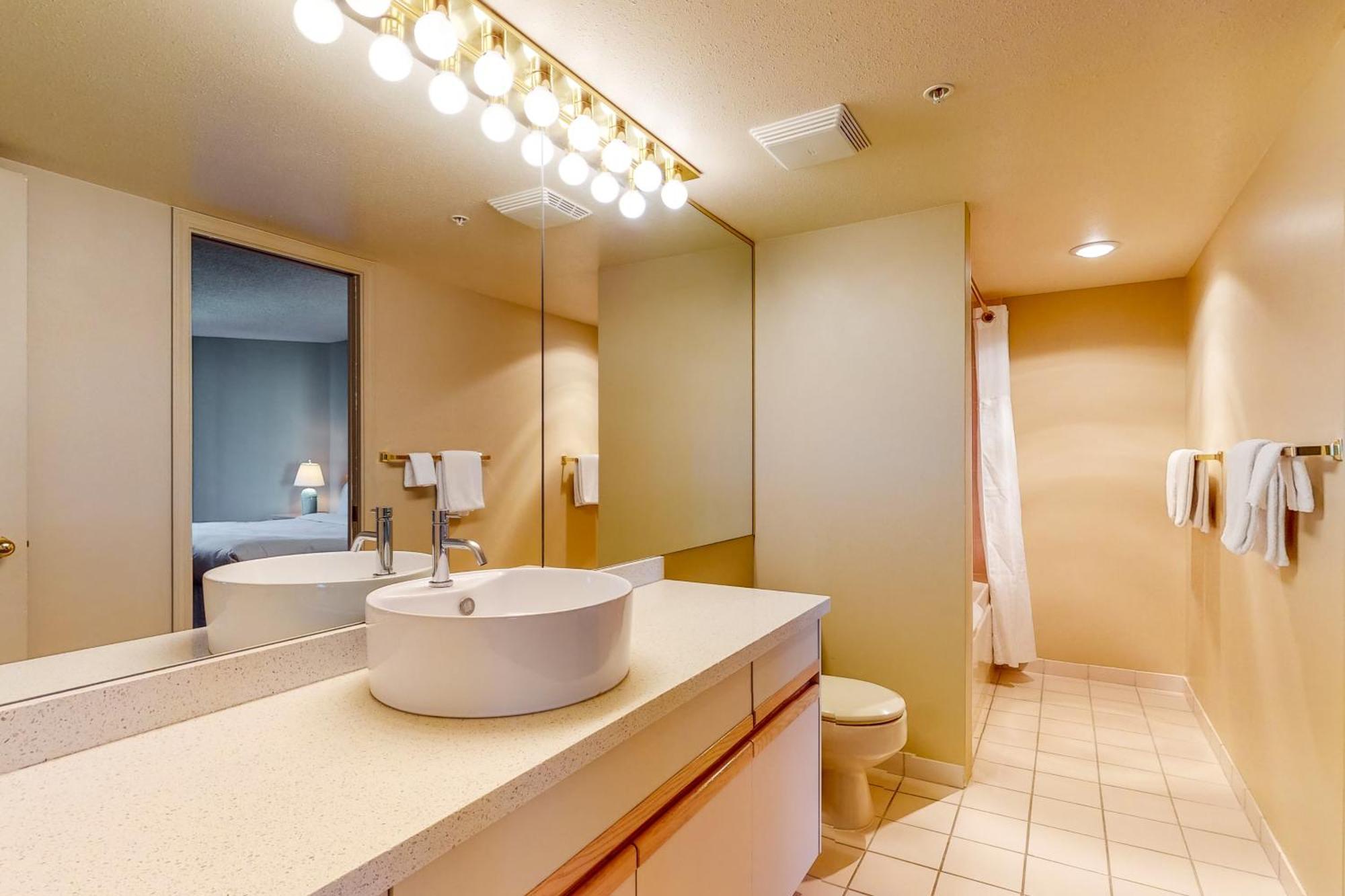 The Marquise Apartment Whistler Room photo